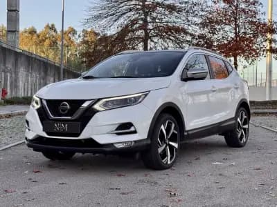 Vendo Nissan Qashqai 2018 - 17990 EUR, 97000 km - AUTO.MOTO.pt