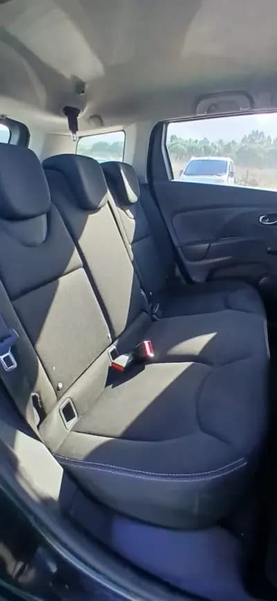 Sell Renault Clio Sport Tourer 2013 - 5950 EUR, 236000 km - AUTO.MOTO.pt