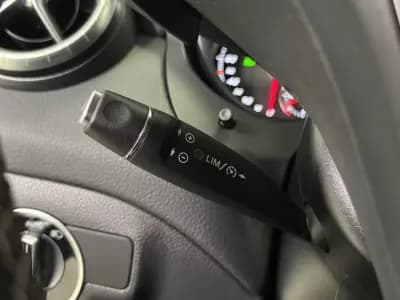 Vendo Mercedes-Benz CLA 180 2018 - 21950 EUR, 77215 km - AUTO.MOTO.pt