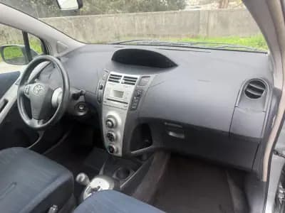 Vendo Toyota Yaris 2006 - 7450 EUR, 168000 km - AUTO.MOTO.pt