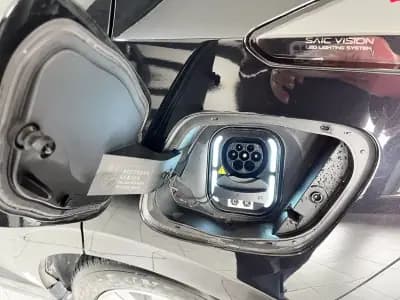 Vendo MG MG4 2023 - 19600 EUR, 23467 km - AUTO.MOTO.pt