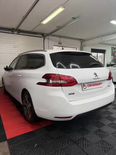Sell Peugeot 308 2017 - 9900 EUR, 134755 km - AUTO.MOTO.pt