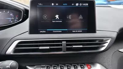 Vendo Peugeot 5008 2019 - 17990 EUR, 131000 km - AUTO.MOTO.pt