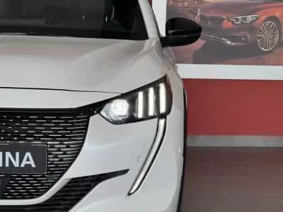 Vendo Peugeot 208 2022 - 21990 EUR, 19759 km - AUTO.MOTO.pt