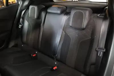 Vendo Peugeot 2008 2021 - 23900 EUR, 30000 km - AUTO.MOTO.pt