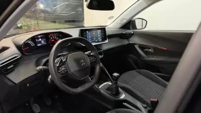 Sell Peugeot 2008 2021 - 15490 EUR, 68523 km - AUTO.MOTO.pt