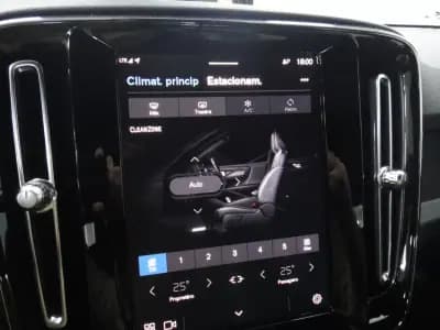 Vendo Volvo XC 40 2022 - 26990 EUR, 111000 km - AUTO.MOTO.pt