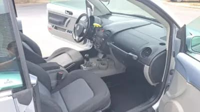 Vendo Volkswagen New Beetle Cabriolet 2004 - 9890 EUR, 127830 km - AUTO.MOTO.pt