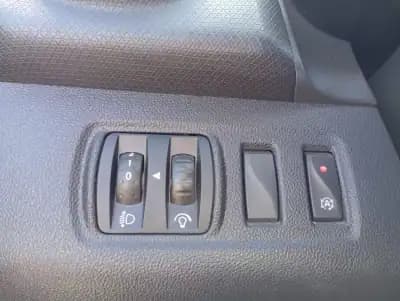 Sell Renault Clio Sport Tourer 2019 - 9990 EUR, 186806 km - AUTO.MOTO.pt