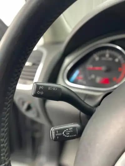 Vendo Audi Q7 2007 - 12250 EUR, 284000 km - AUTO.MOTO.pt