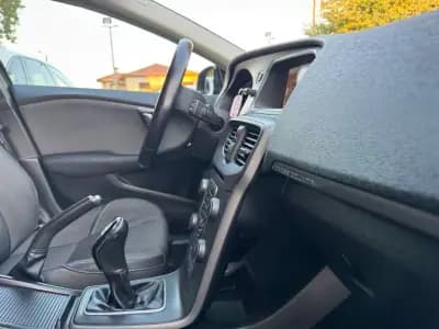 Sell Volvo V40 Cross Country 2013 - 13500 EUR, 164000 km - AUTO.MOTO.pt