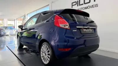 Sell Ford Fiesta 2015 - 8990 EUR, 144693 km - AUTO.MOTO.pt