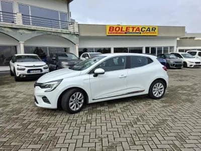 Sell Renault Clio 2021 - 17000 EUR, 58800 km - AUTO.MOTO.pt