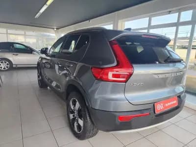 Vendo Volvo XC 40 2019 - 23850 EUR, 132000 km - AUTO.MOTO.pt