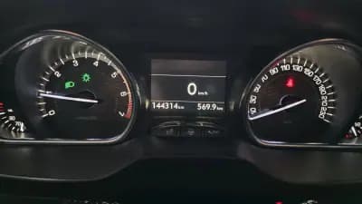 Vendo Peugeot 2008 2018 - 12990 EUR, 144000 km - AUTO.MOTO.pt