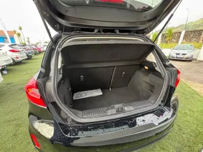 Sell Ford Fiesta 2018 - 14990 EUR, 106000 km - AUTO.MOTO.pt