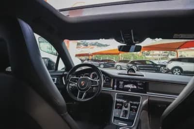 Sell Porsche Panamera Sport Turismo 2019 - 69880 EUR, 97640 km - AUTO.MOTO.pt