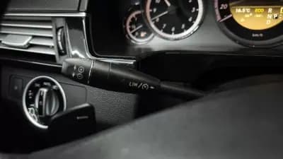 Vendo Mercedes-Benz E 220 2012 - 20950 EUR, 199926 km - AUTO.MOTO.pt