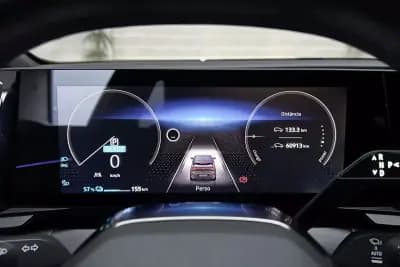 Vendo Renault Mégane E-Tech 2023 - 24450 EUR, 60913 km - AUTO.MOTO.pt