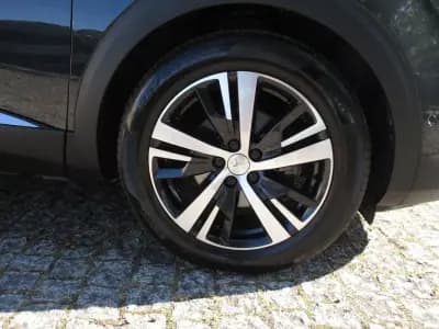 Vendo Peugeot 3008 2019 - 22990 EUR, 98000 km - AUTO.MOTO.pt