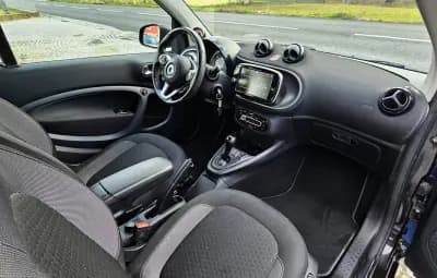 Vendo Smart Fortwo Cabrio 2021 - 12999 EUR, 30000 km - AUTO.MOTO.pt