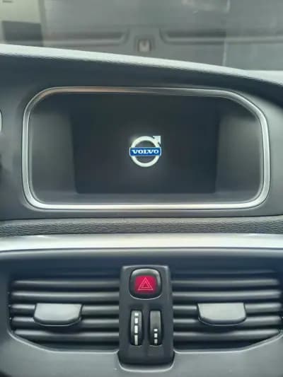 Vendo Volvo V40 Cross Country 2015 - 13900 EUR, 162000 km - AUTO.MOTO.pt