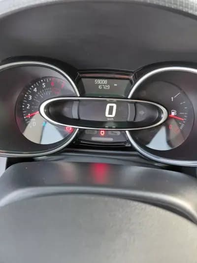 Vendo Renault Clio 2020 - 12980 EUR, 59000 km - AUTO.MOTO.pt