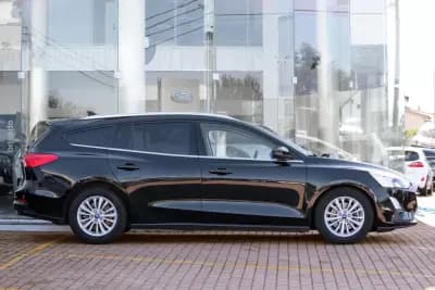 Sell Ford Focus SW 2018 - 15900 EUR, 83000 km - AUTO.MOTO.pt