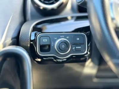 Sell Mercedes-Benz CLA 180 2021 - 31750 EUR, 93000 km - AUTO.MOTO.pt