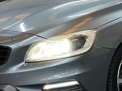 Vendo Volvo V60 2016 - 13950 EUR, 322000 km - AUTO.MOTO.pt