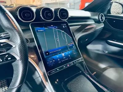 Vendo Mercedes-Benz C 300 2022 - 40990 EUR, 95187 km - AUTO.MOTO.pt