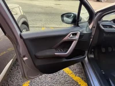 Sell Peugeot 2008 2014 - 9250 EUR, 129000 km - AUTO.MOTO.pt