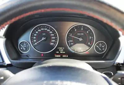 Vendo BMW 318 2013 - 14900 EUR, 154000 km - AUTO.MOTO.pt