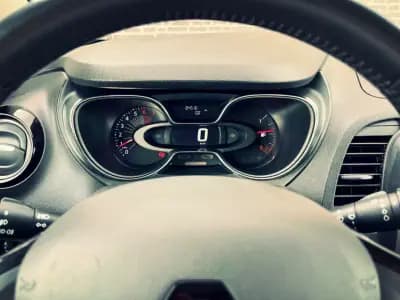 Vendo Renault Captur 2017 - 12990 EUR, 84000 km - AUTO.MOTO.pt