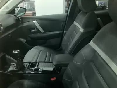 Vendo Citroën C4 2023 - 21500 EUR, 14397 km - AUTO.MOTO.pt