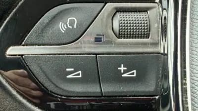 Sell Peugeot 3008 2019 - 17900 EUR, 107577 km - AUTO.MOTO.pt