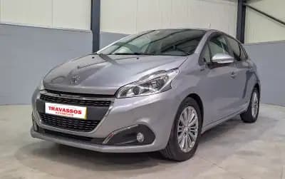 Vendo Peugeot 208 2019 - 13300 EUR, 120752 km - AUTO.MOTO.pt