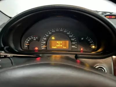 Vendo Mercedes-Benz C 180 2003 - 6900 EUR, 210000 km - AUTO.MOTO.pt