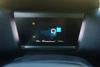 Vendo Citroën C4 2023 - 20900 EUR, 17652 km - AUTO.MOTO.pt