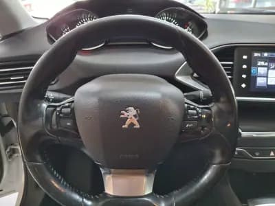 Sell Peugeot 308 SW 2017 - 10900 EUR, 178000 km - AUTO.MOTO.pt