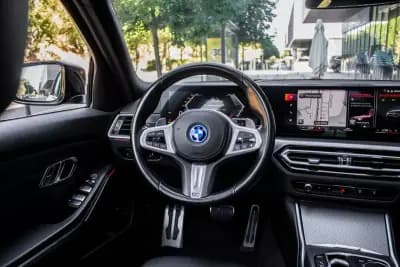 Vendo BMW 320 2022 - 34990 EUR, 75451 km - AUTO.MOTO.pt