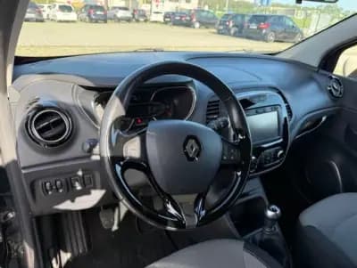 Vendo Renault Captur 2017 - 12500 EUR, 112400 km - AUTO.MOTO.pt