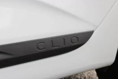 Vendo Renault Clio 2023 - 15900 EUR, 53000 km - AUTO.MOTO.pt