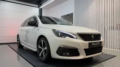 Vendo Peugeot 308 SW 2017 - 13990 EUR, 170902 km - AUTO.MOTO.pt