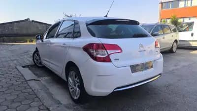 Sell Citroën C4 2012 - 9500 EUR, 180000 km - AUTO.MOTO.pt