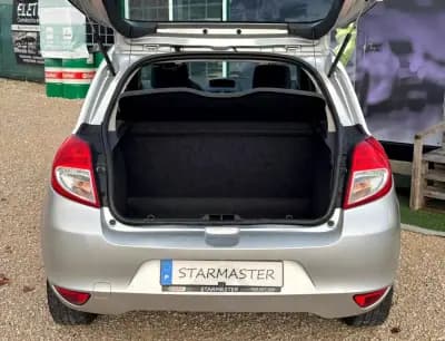 Vendo Renault Clio 2009 - 4280 EUR, 290626 km - AUTO.MOTO.pt