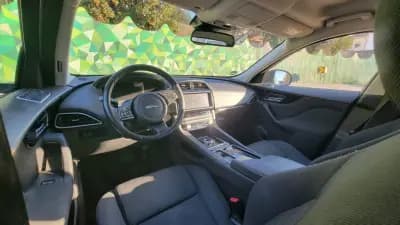 Vendo Jaguar F-Pace 2018 - 37990 EUR, 86000 km - AUTO.MOTO.pt