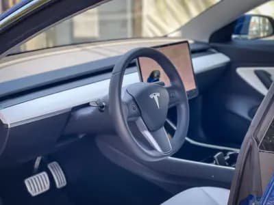 Sell Tesla Model 3 2019 - 28990 EUR, 85000 km - AUTO.MOTO.pt