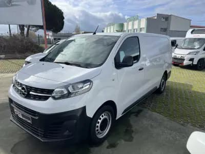 Vendo Opel Vivaro 2022 - 20990 EUR, 103818 km - AUTO.MOTO.pt