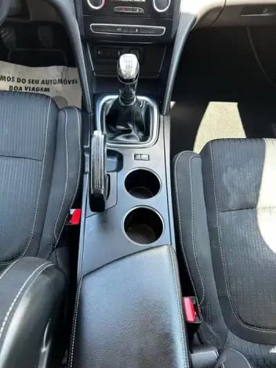 Vendo Renault Mégane 2019 - 14250 EUR, 135000 km - AUTO.MOTO.pt